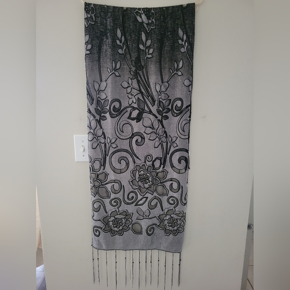 Shawl Scarf - Picture 1 of 3